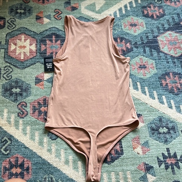 Express Sleeveless Bodysuit - Picture 5 of 8
